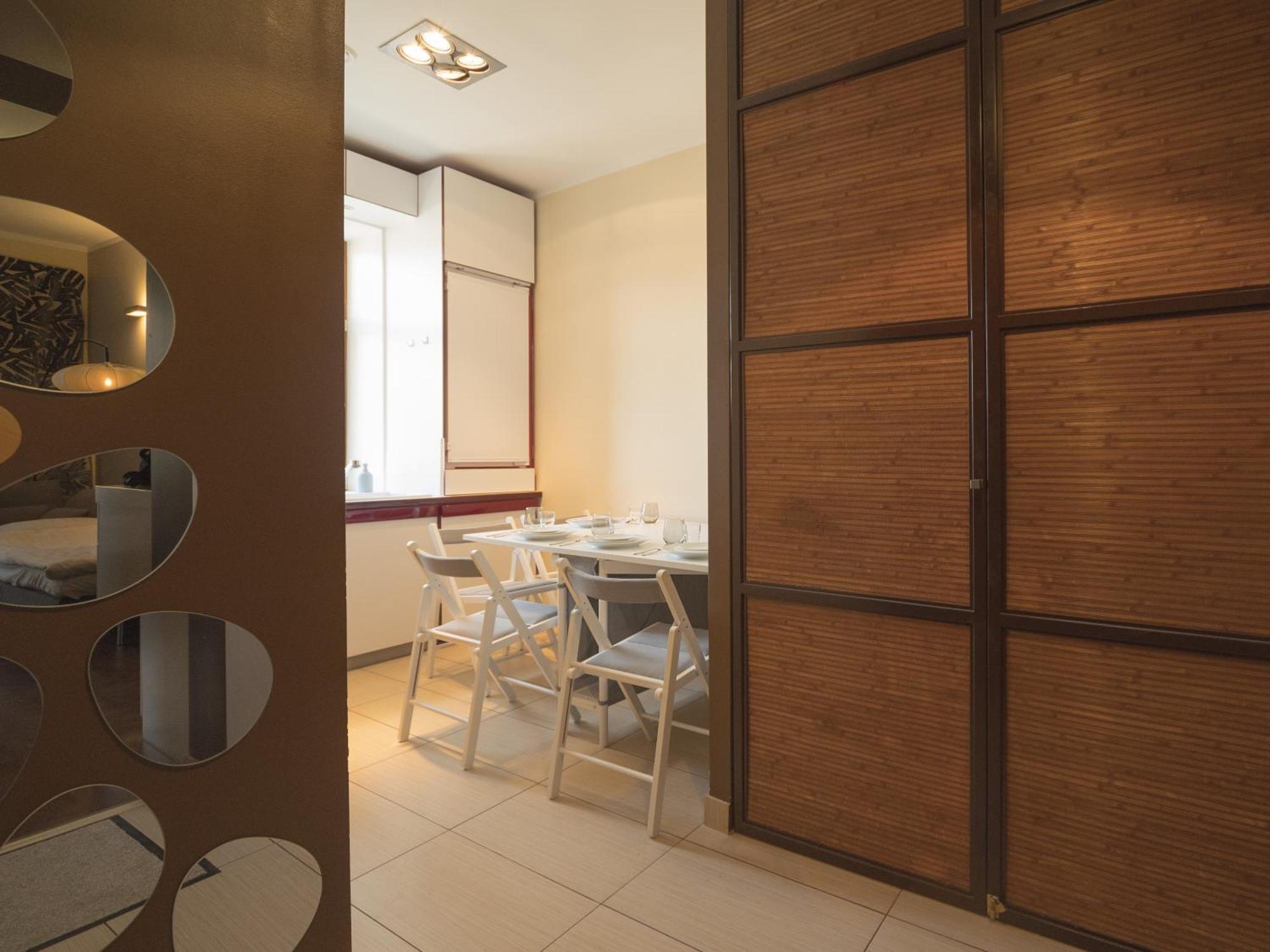 Midcentury Modern, Quiet, 40M Studio With Bath リガ エクステリア 写真